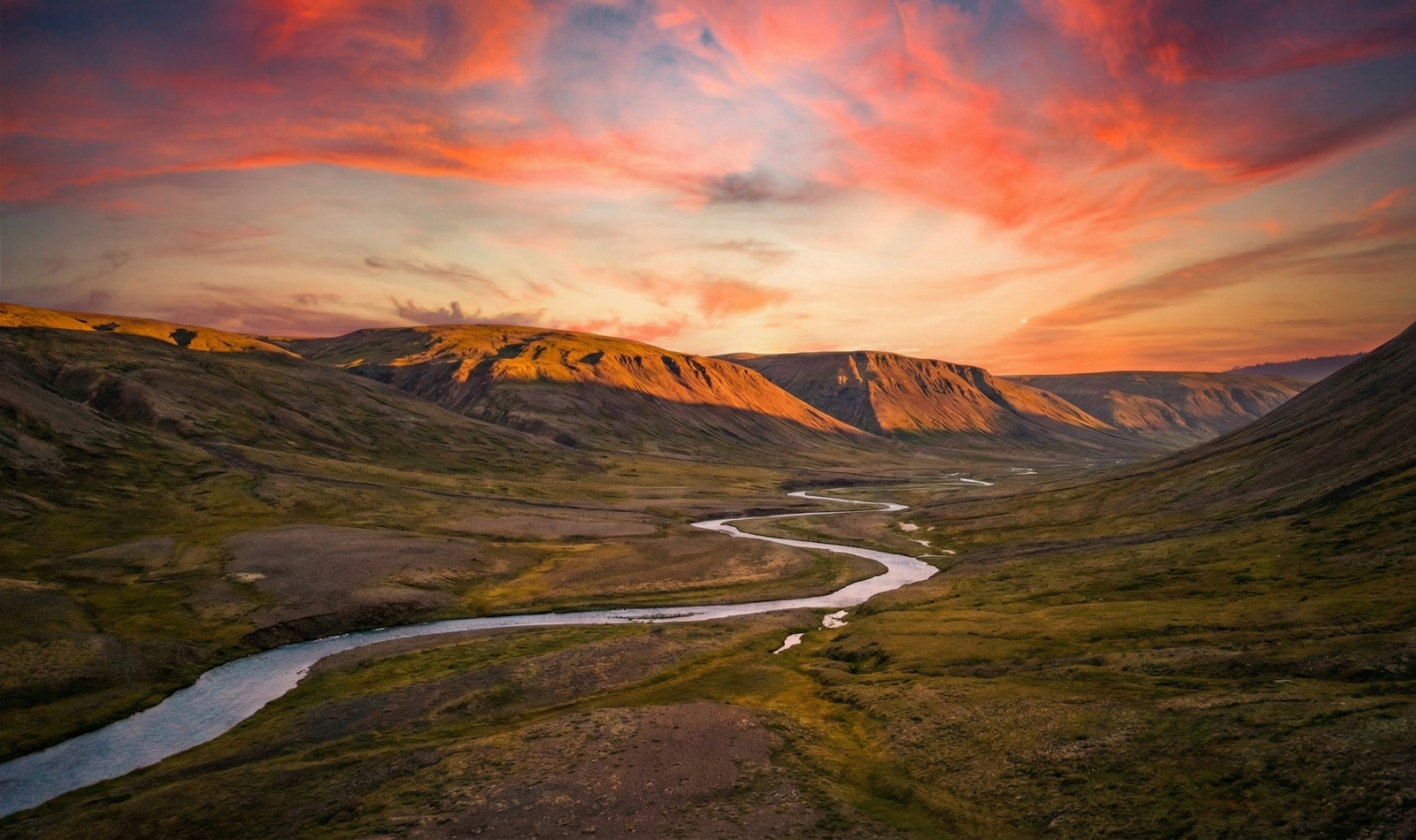 Cinematic golden hour landscape edit with warm sunset tones, deep contrast, and dramatic sky using professional color grading preset.